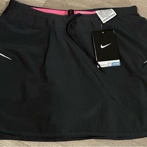 New With Tags Nike Dri-Fit Black Athletic Skort Women’s size s